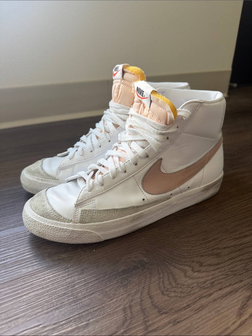 Nike Blazer Mid '77 Vintage White/Pink Oxford Size 10.5W | Used Good Condition